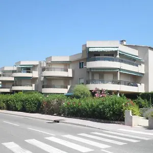 studio-de-27-m-70-m-de-jardin-a-100-m-des-plages.fr-provencehotel.com/